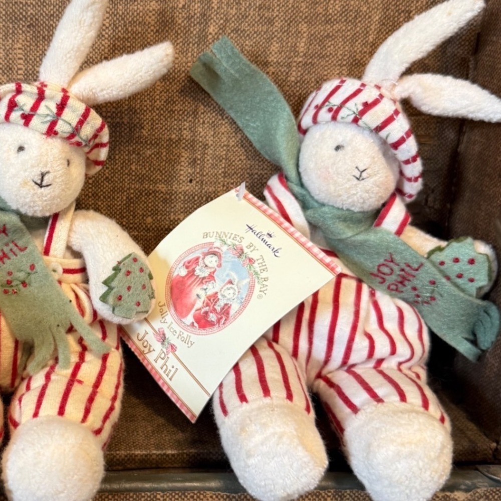Hallmark Bunnies By The Bay Jolly Joe Phil Christmas Plush Rabbit Pair NWT - Picture 2 of 2